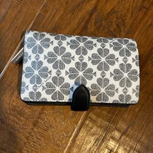 Kate Spade wallet. EUC. Black and white spade pattern